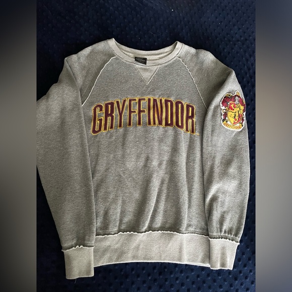 UNIVERSAL Studios - Harry Potter
Gryffindor Crewneck Sweatshirt - Women’s XS - Picture 1 of 7